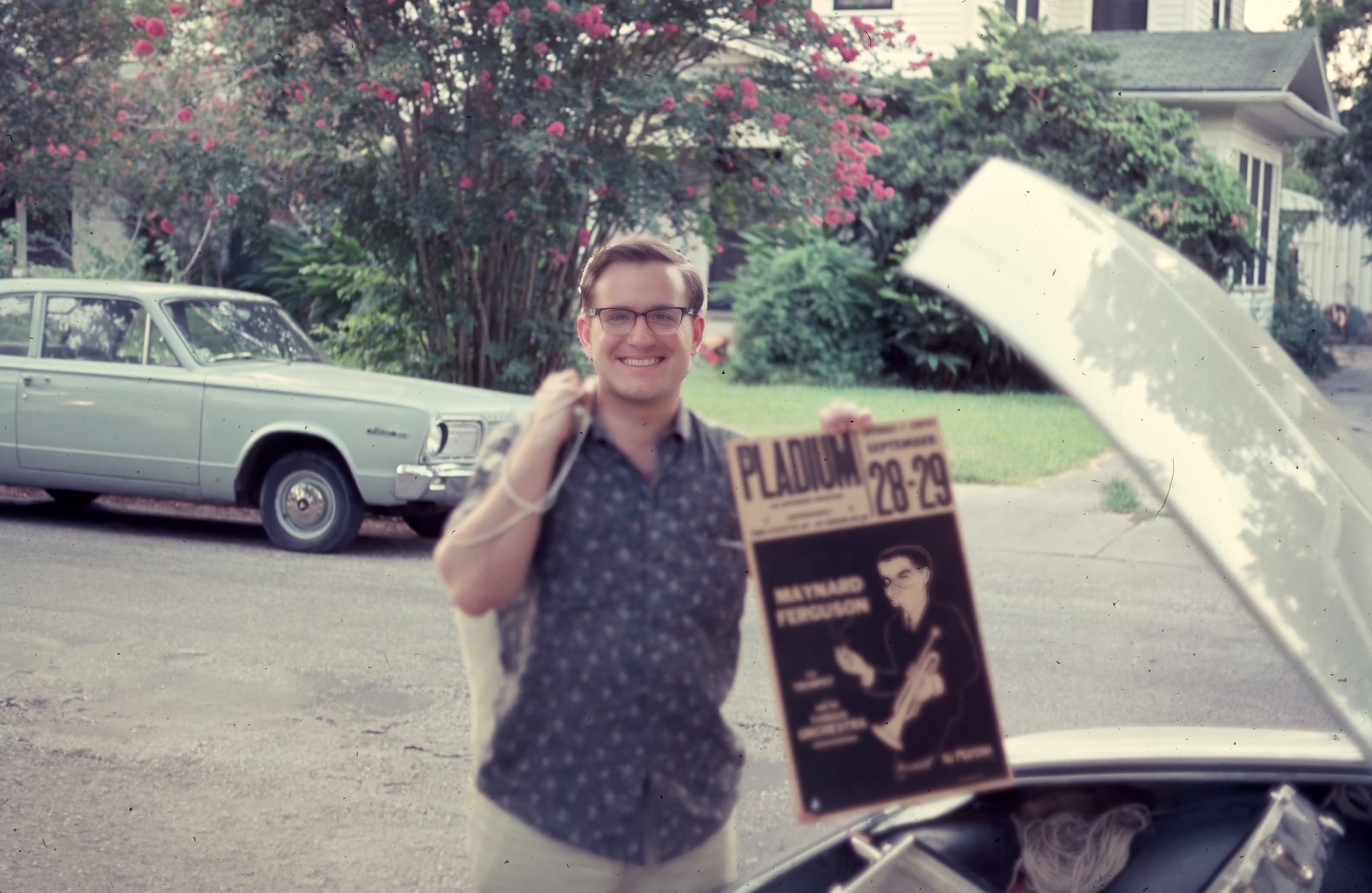 Heading of to grad school in Pittsburgh. Notice my blue Valiant in the Badkground.